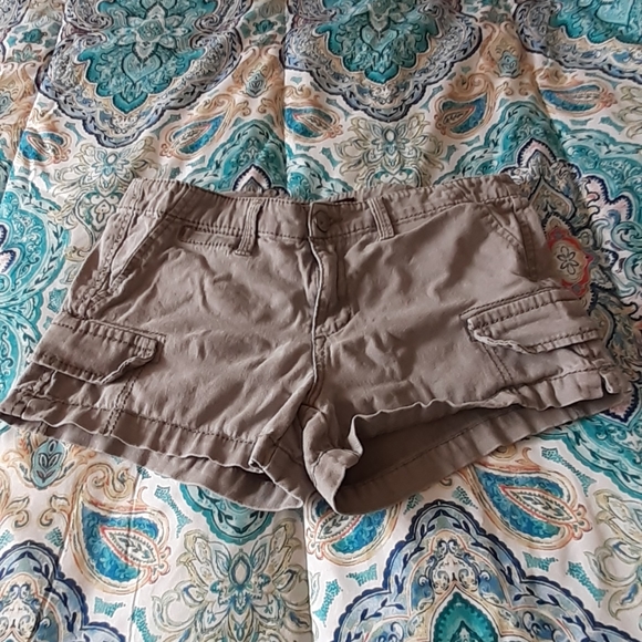 Shorts - Picture 2 of 3